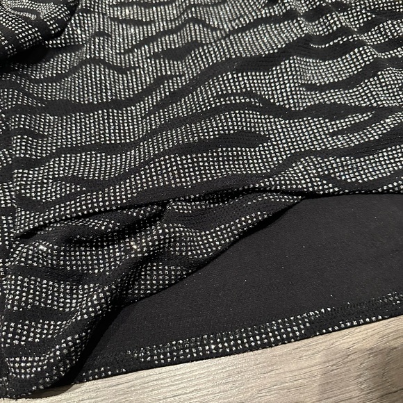 Brand New H&M long sleeve - Picture 3 of 7